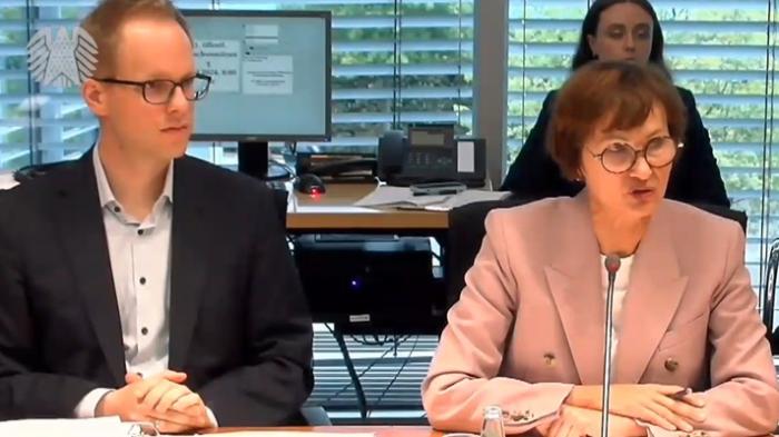 Stark-Watzinger und Ihr Parlamentarischer Staatssekretär Dr. Brandenburg am 10. Sempember im Bundestagsbildungsausschuss (Livestream BTG)