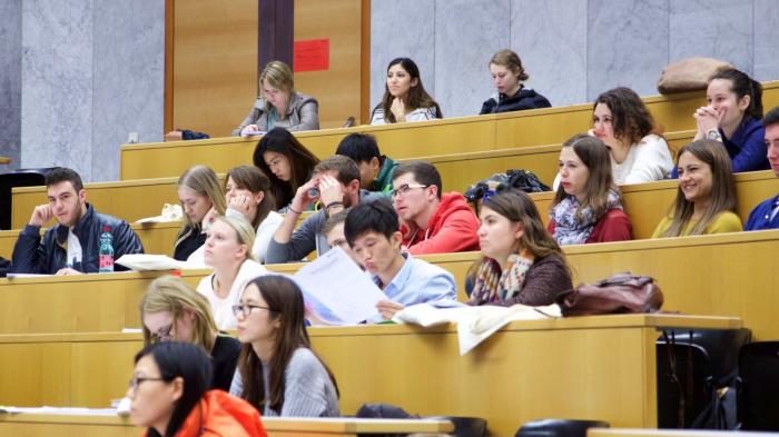 .Viele Studierende leben in einer prek&auml;ren Situation. - Bild: fllickr/ Universit&auml;t Salzburg/ S.P. Haigermoser